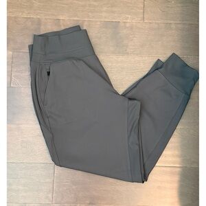 NWOT Athleta Venice High Rise Gray Joggers Zippered Pockets Large